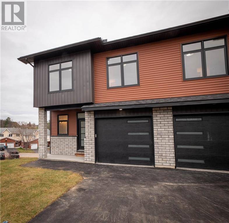 Petawawa, ON K8H3N4,13 NORTHBROOK STREET