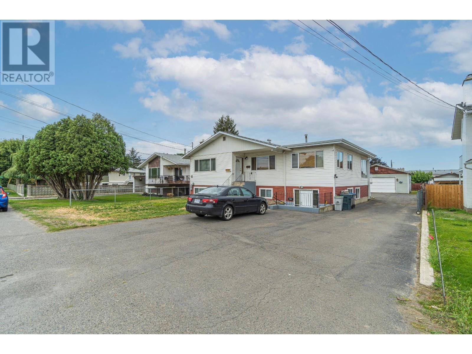 Kamloops, BC V2B5H2,1030 HOLT Street