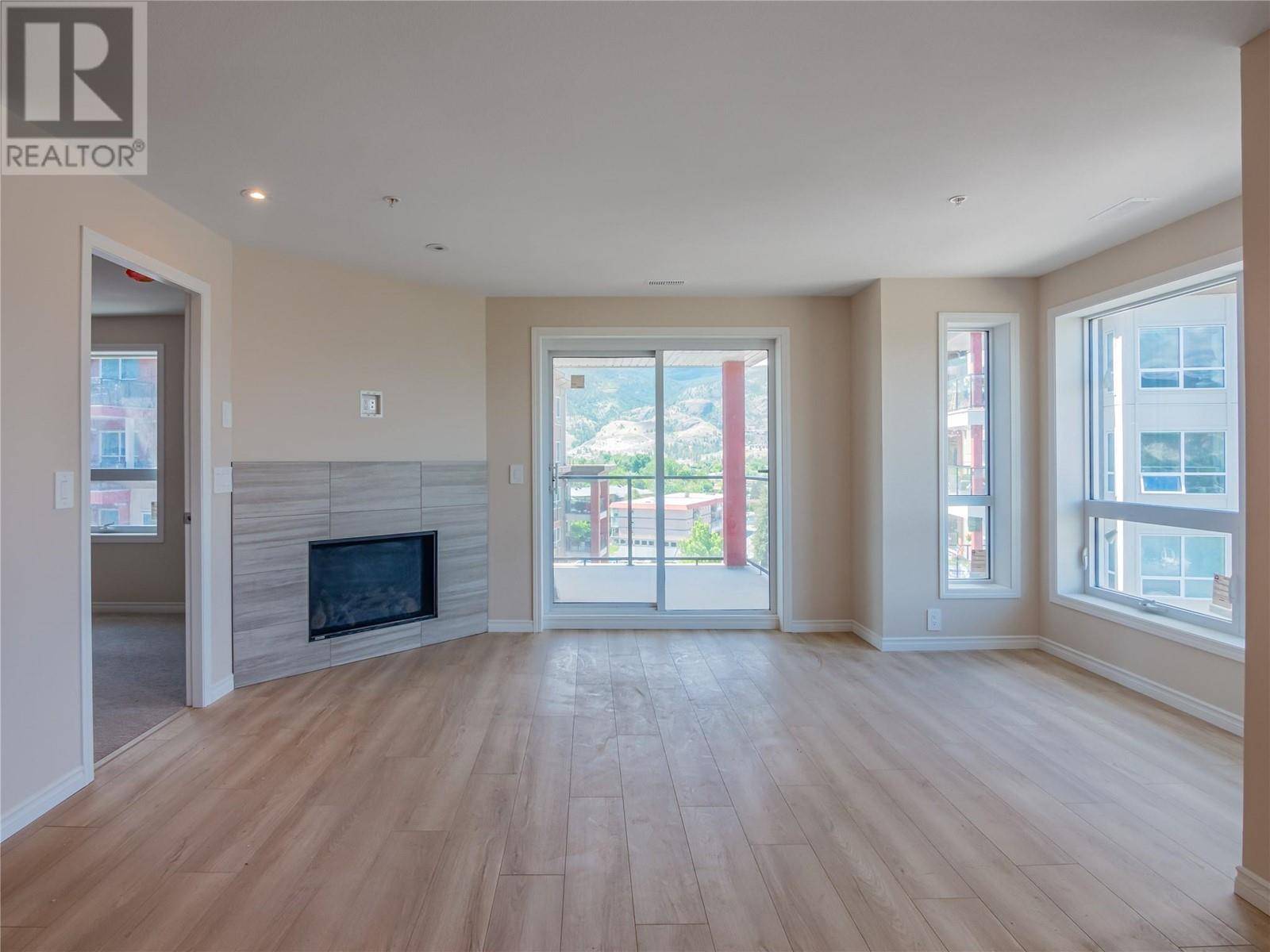 Penticton, BC V2A6G4,3362 SKAHA LAKE RD #903
