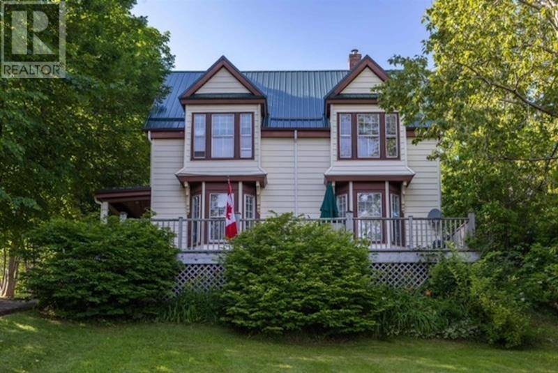 Baddeck, NS B0E1B0,523 Chebucto Street