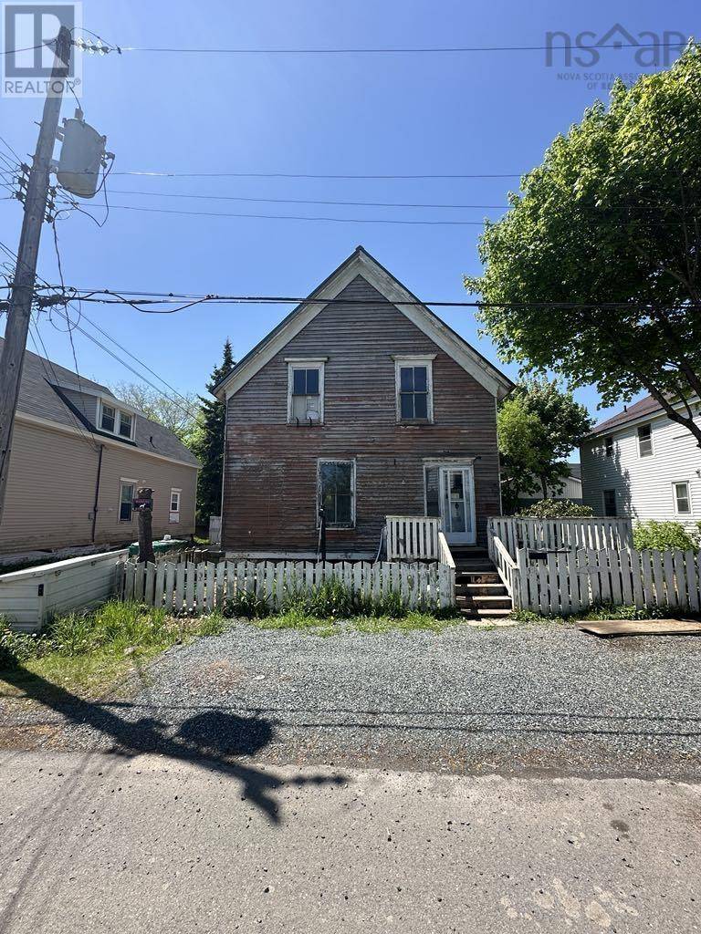 Truro, NS B2N2L1,8 McLellan Street