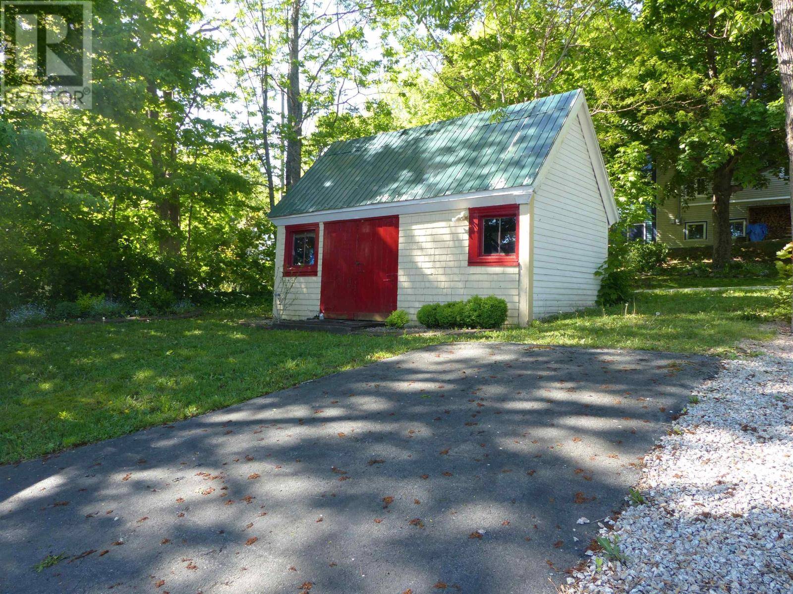 Bridgewater, NS B4V1A4,147 King Street