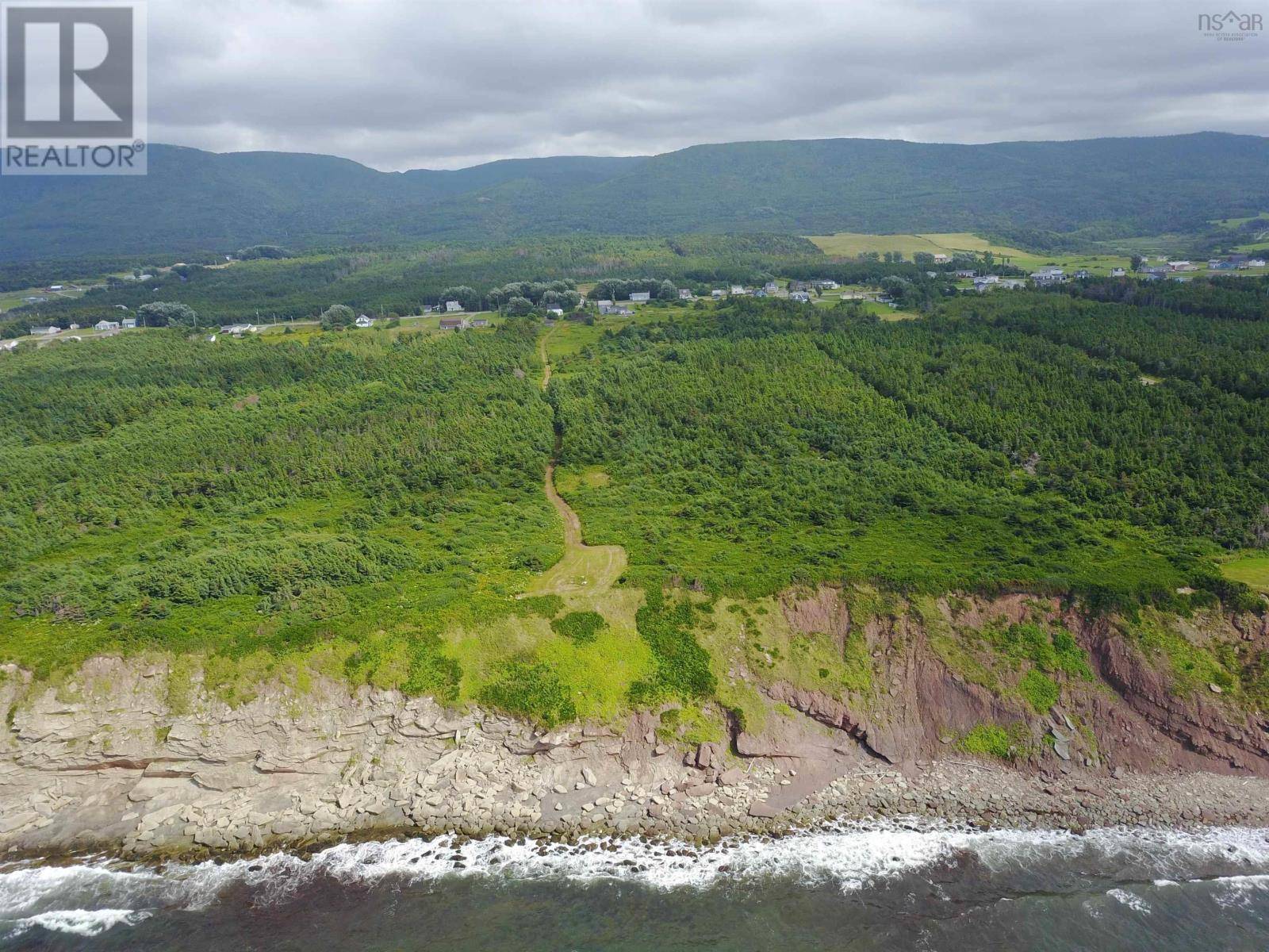 Grand Étang, NS B0E1H0,12723 Cabot Trail