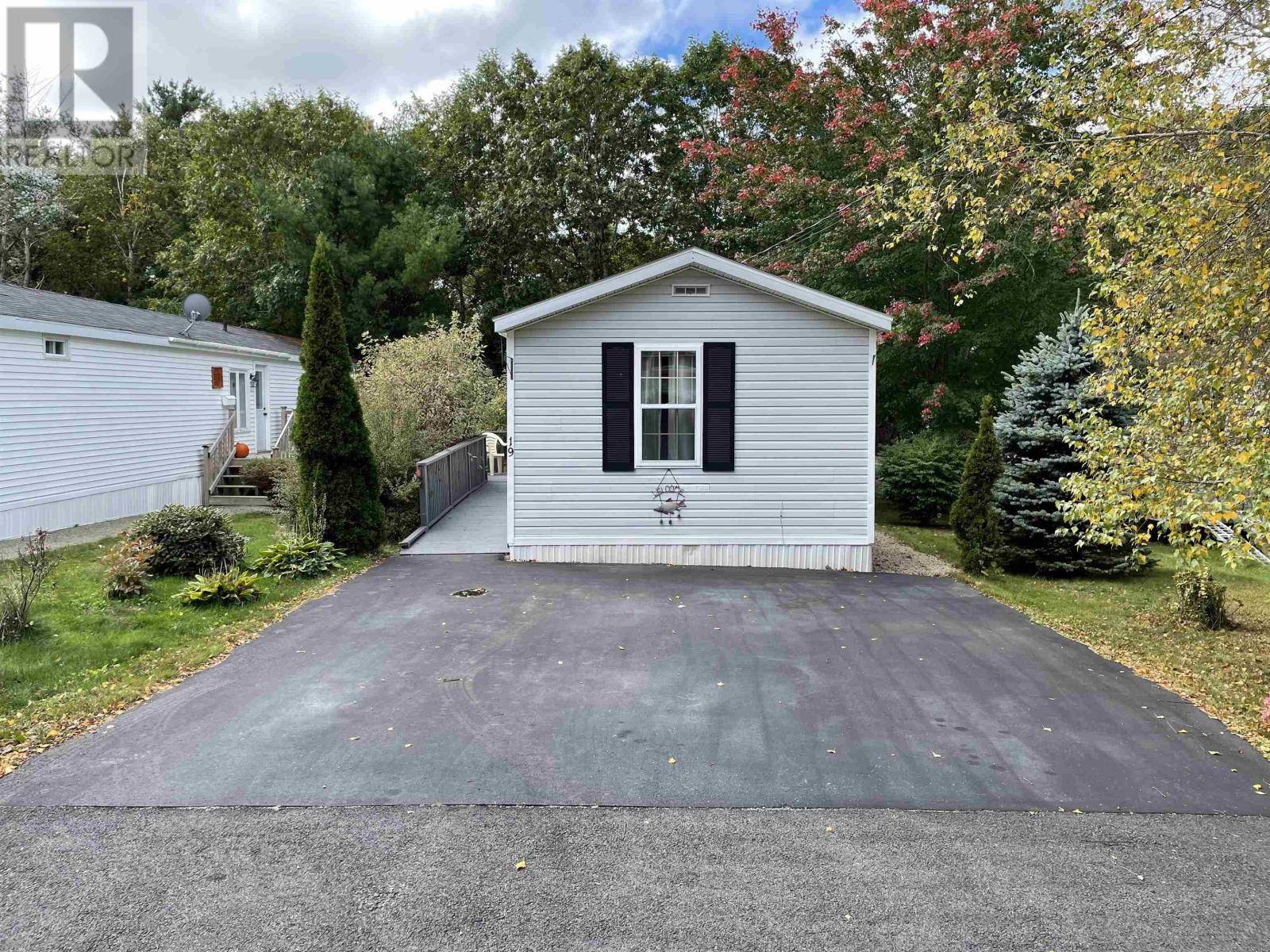 Bridgewater, NS B4V3S8,19 Autumn Street