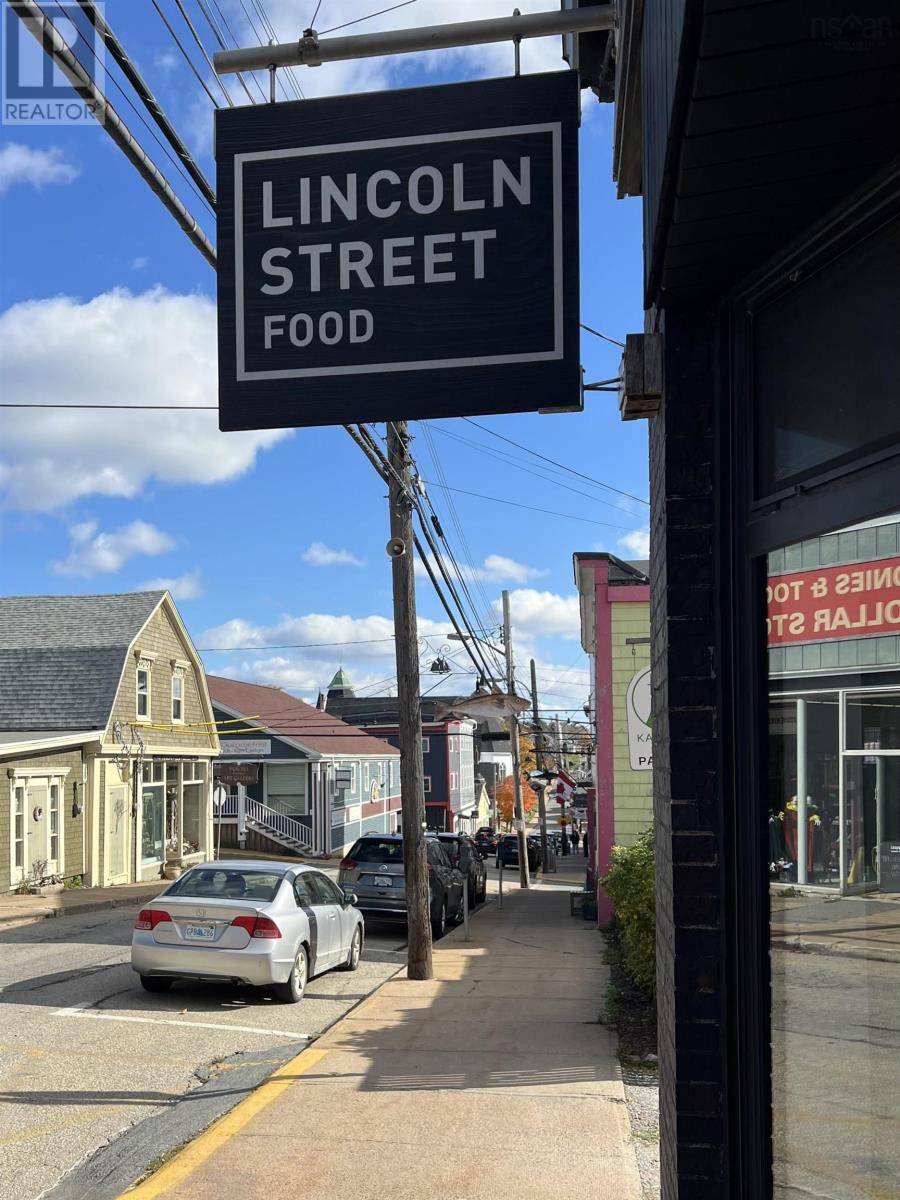 Lunenburg, NS B0J2C0,200 Lincoln Street