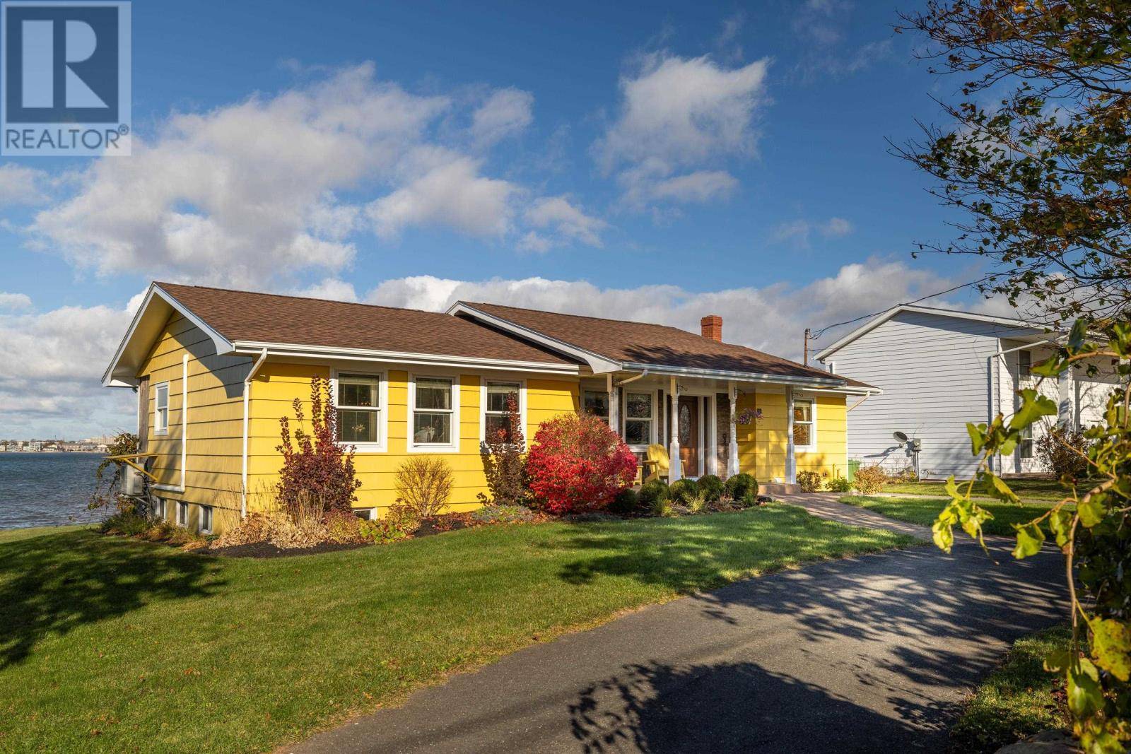 Stratford, C1B1Y2,33 1/2 Glencove Drive