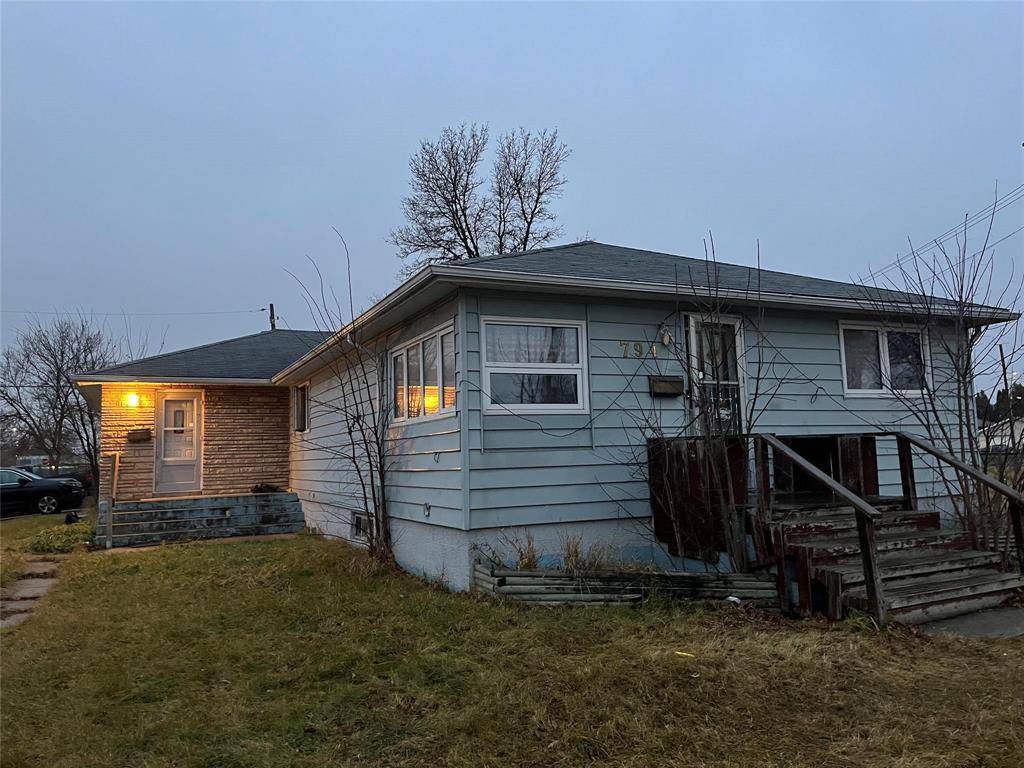 Winnipeg, MB R2X1K1,792 Bannerman Avenue