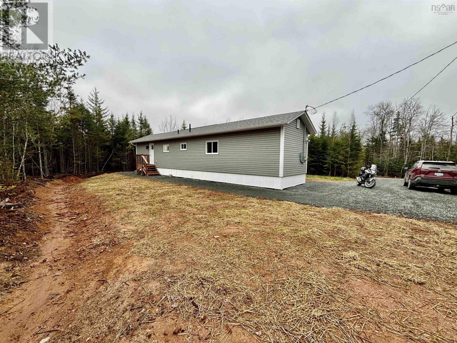 Admiral Rock, NS B0N2H0,38 Maloney Road