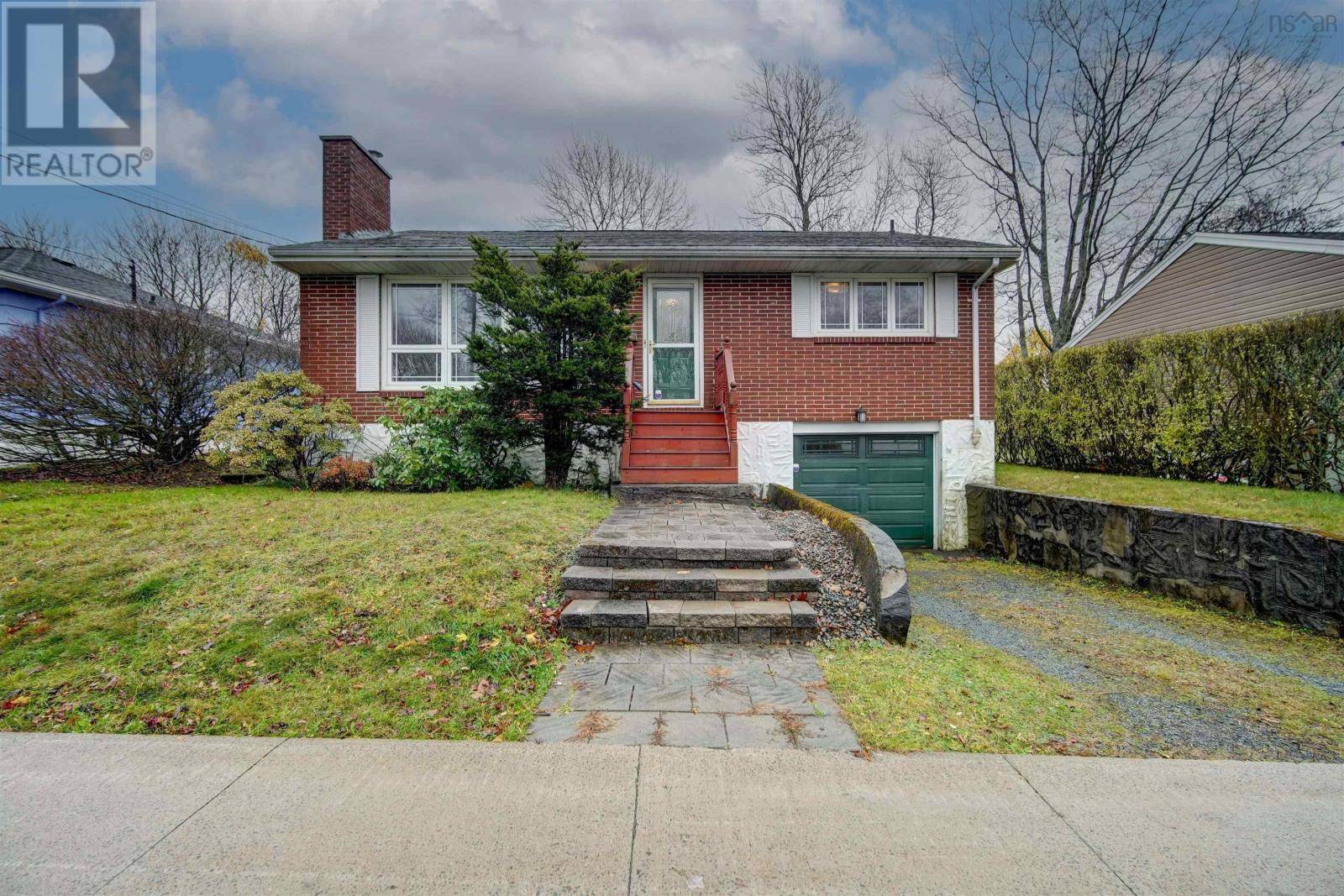 Dartmouth, NS B3A3M2,98 Symonds Street