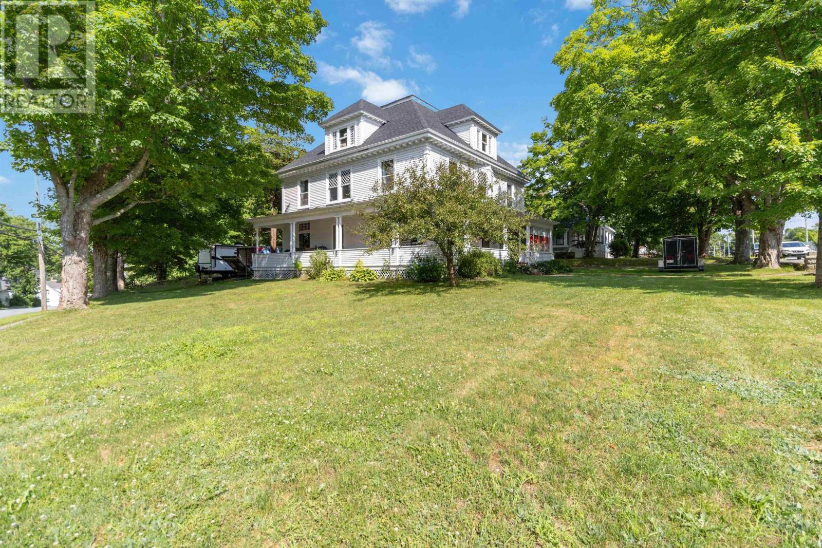 Bridgewater, NS B4V1P4,126 Queen Street