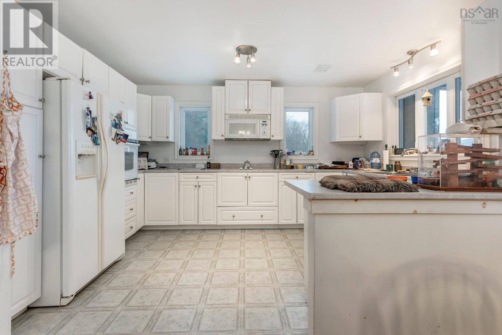 Weltons Corner, NS B0P1C0,894 Morden Road