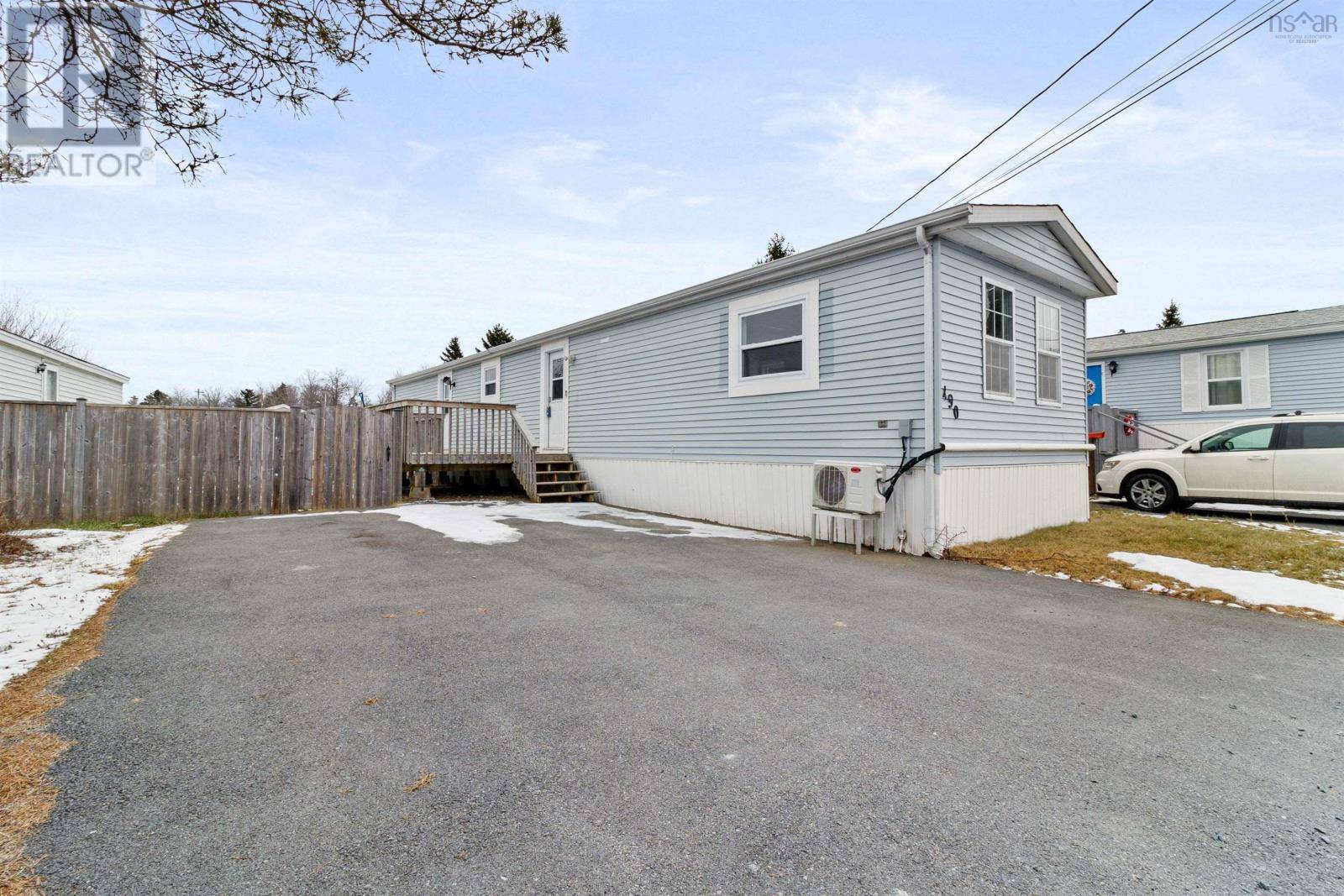 Beaver Bank, NS B4E2M2,490 Glen Rise Drive