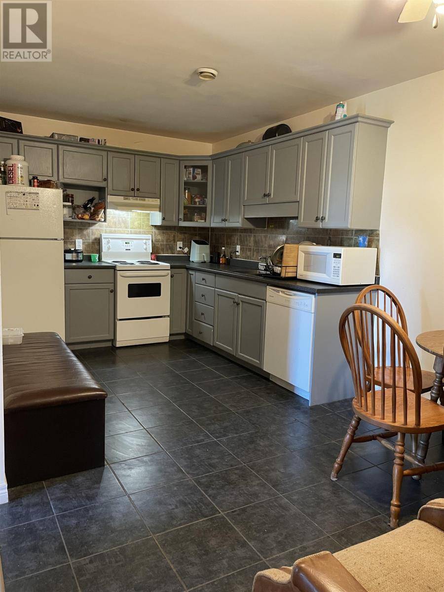 Stratford, C1B2A8,33 GLEN STEWART DR ##10