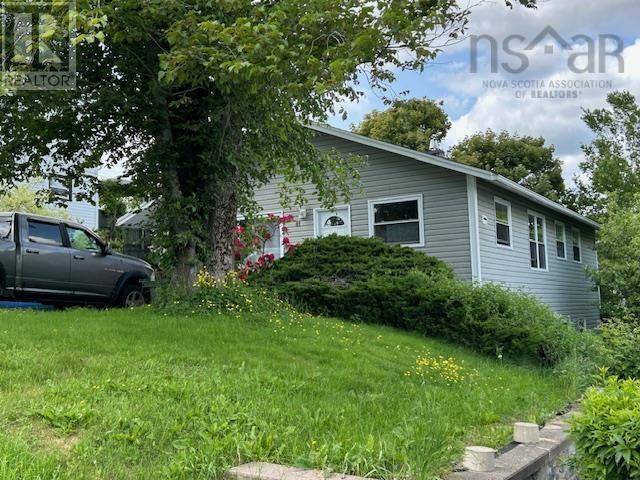 Halifax, NS B3N2K9,81 Frederick Avenue