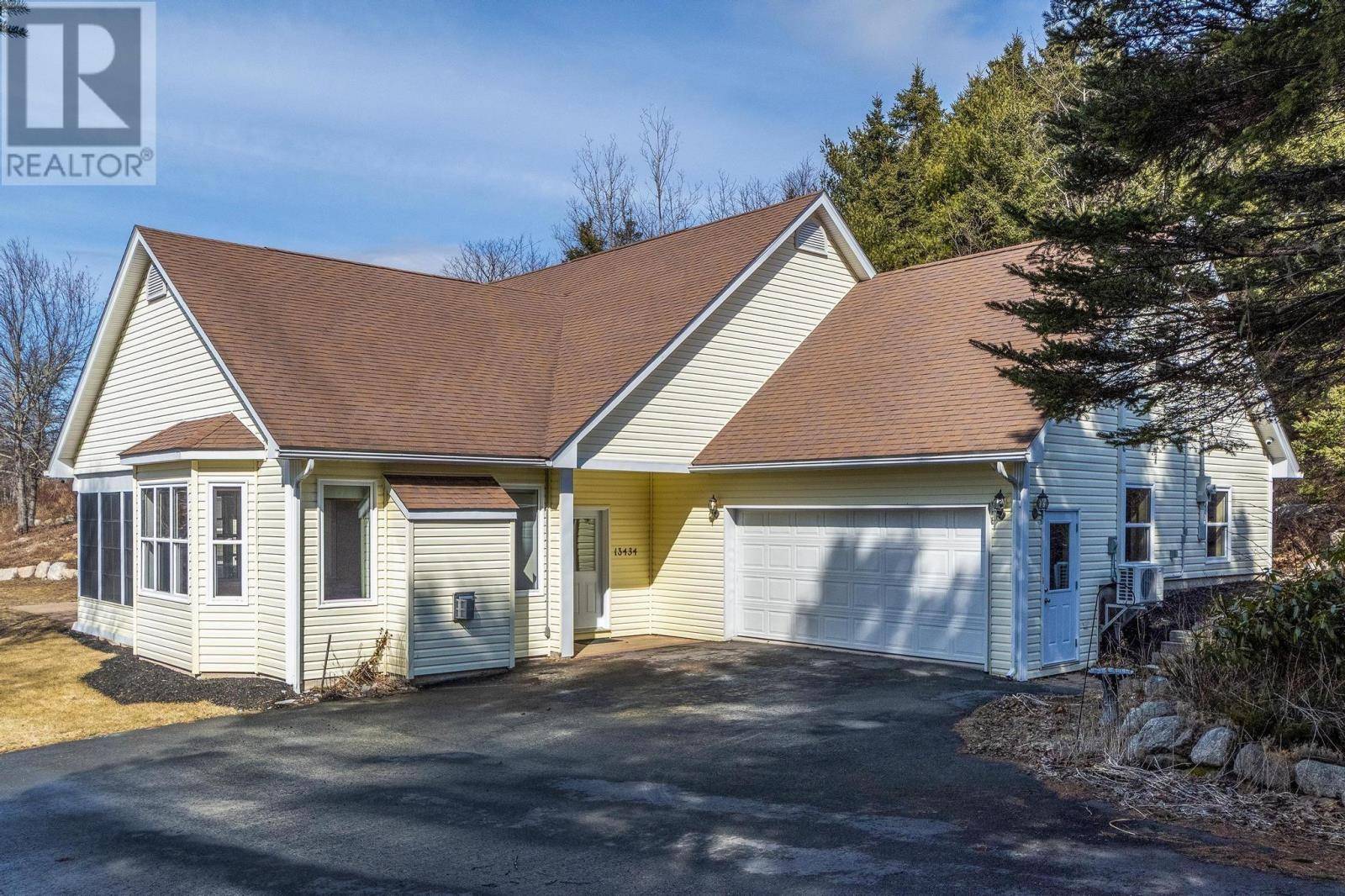Upper Tantallon, NS B3Z2J2,13434 Peggy's Cove Road