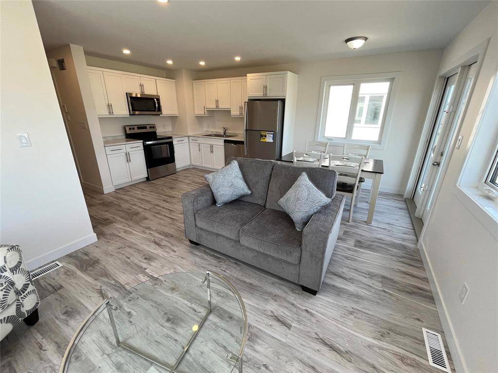 New Bothwell, MB X0X0X0,52 Feathertail Way