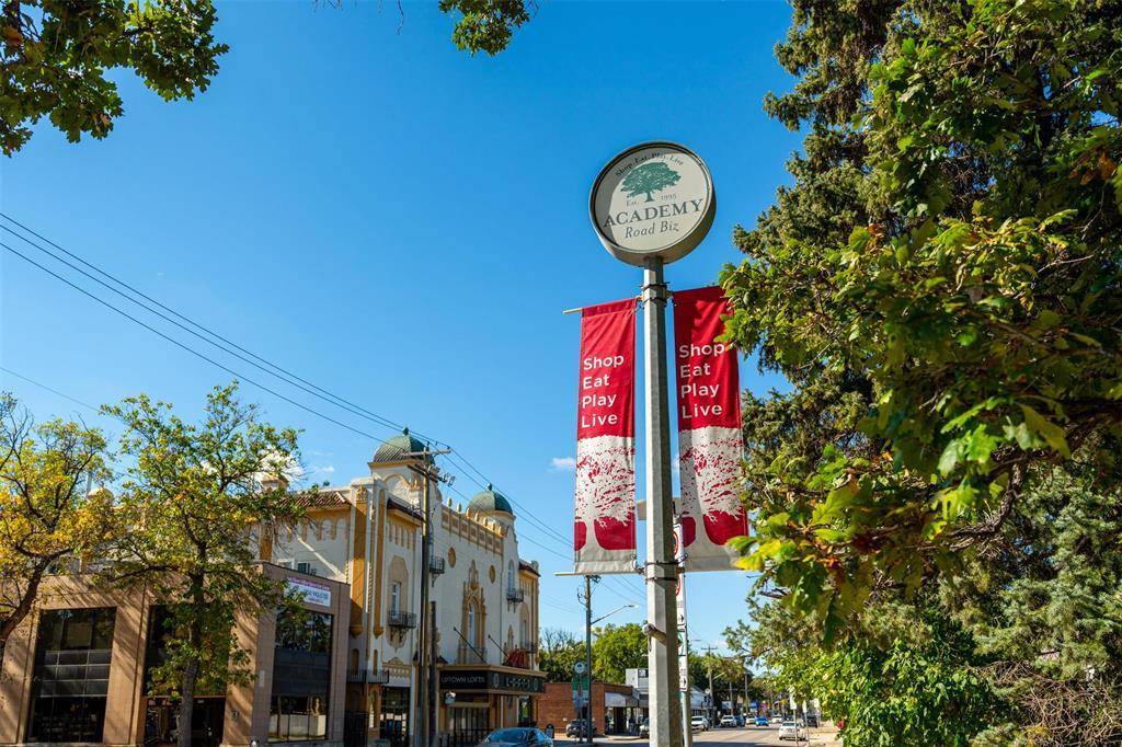 Winnipeg, MB R3M3M6,136 Montrose Street