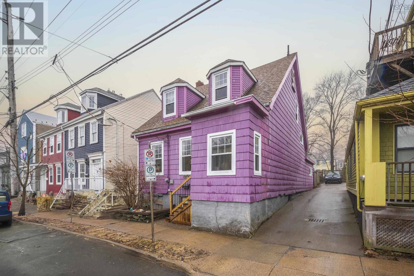 Halifax Peninsula, NS B2W1E7,2110 Creighton Street