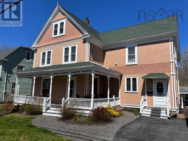 Mahone Bay, NS B0J2E0,23 Pleasant Street