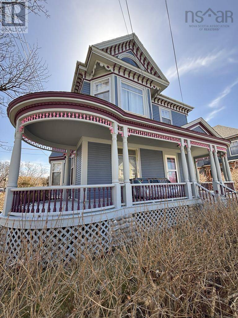 Yarmouth, NS B5A3J1,67 Cliff Street