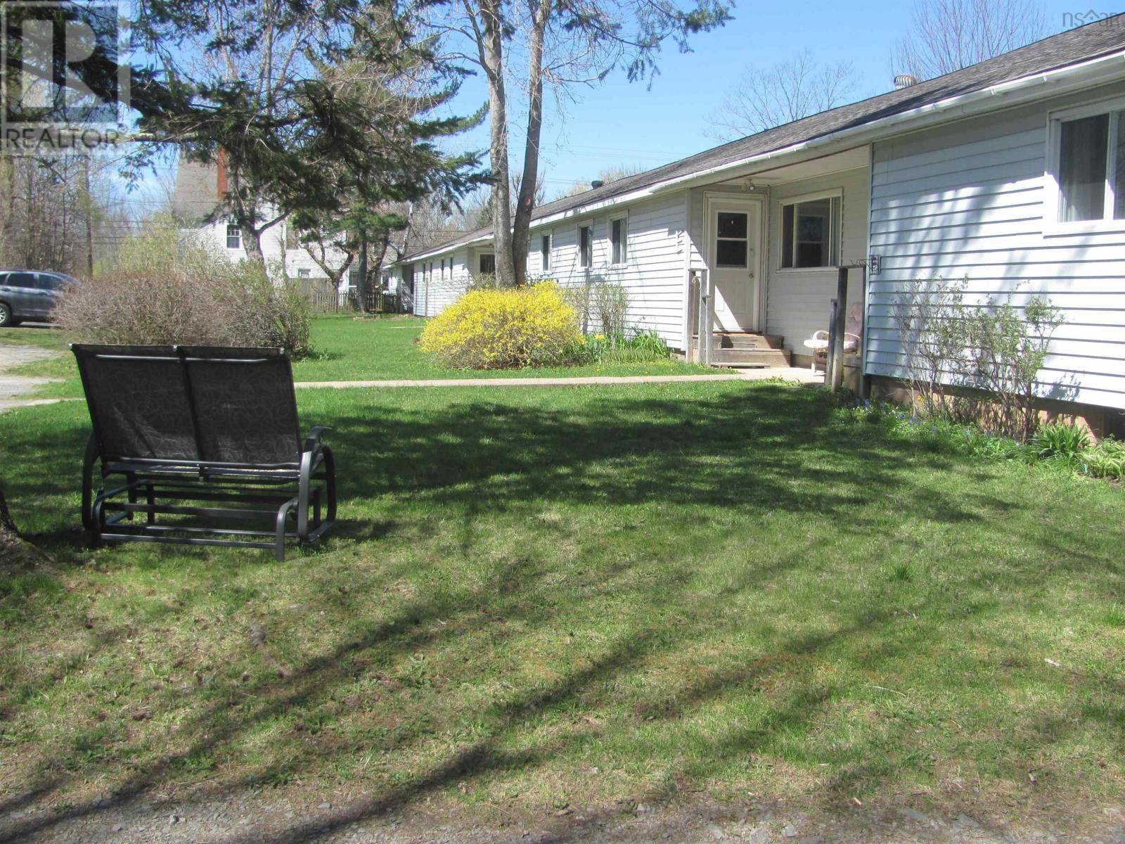 Windsor, NS B0N2T0,993 King Street