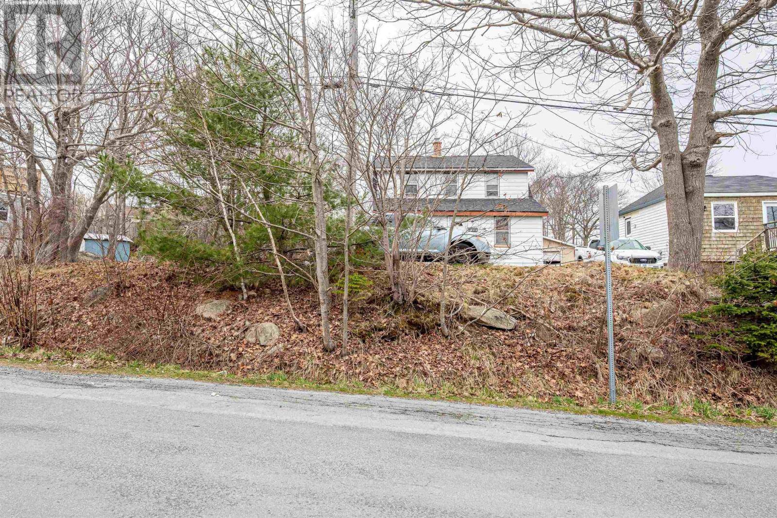Halifax, NS B3P1P2,5 Penny Avenue