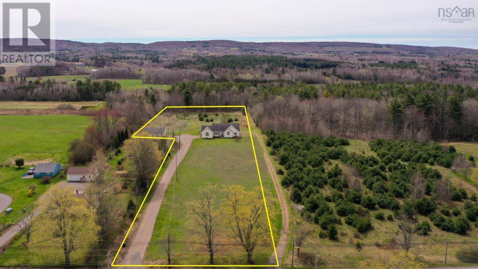 South Berwick, NS B0P1E0,4768 Highway 1