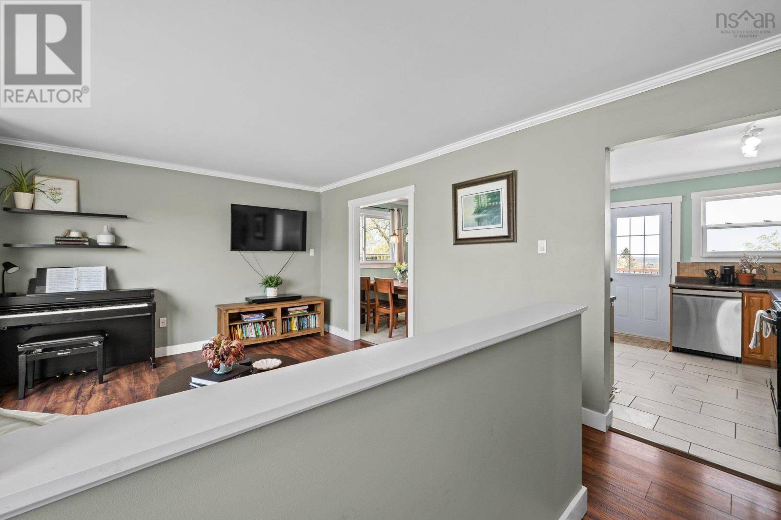 Cole Harbour, NS B2W2K4,53 Elm Street