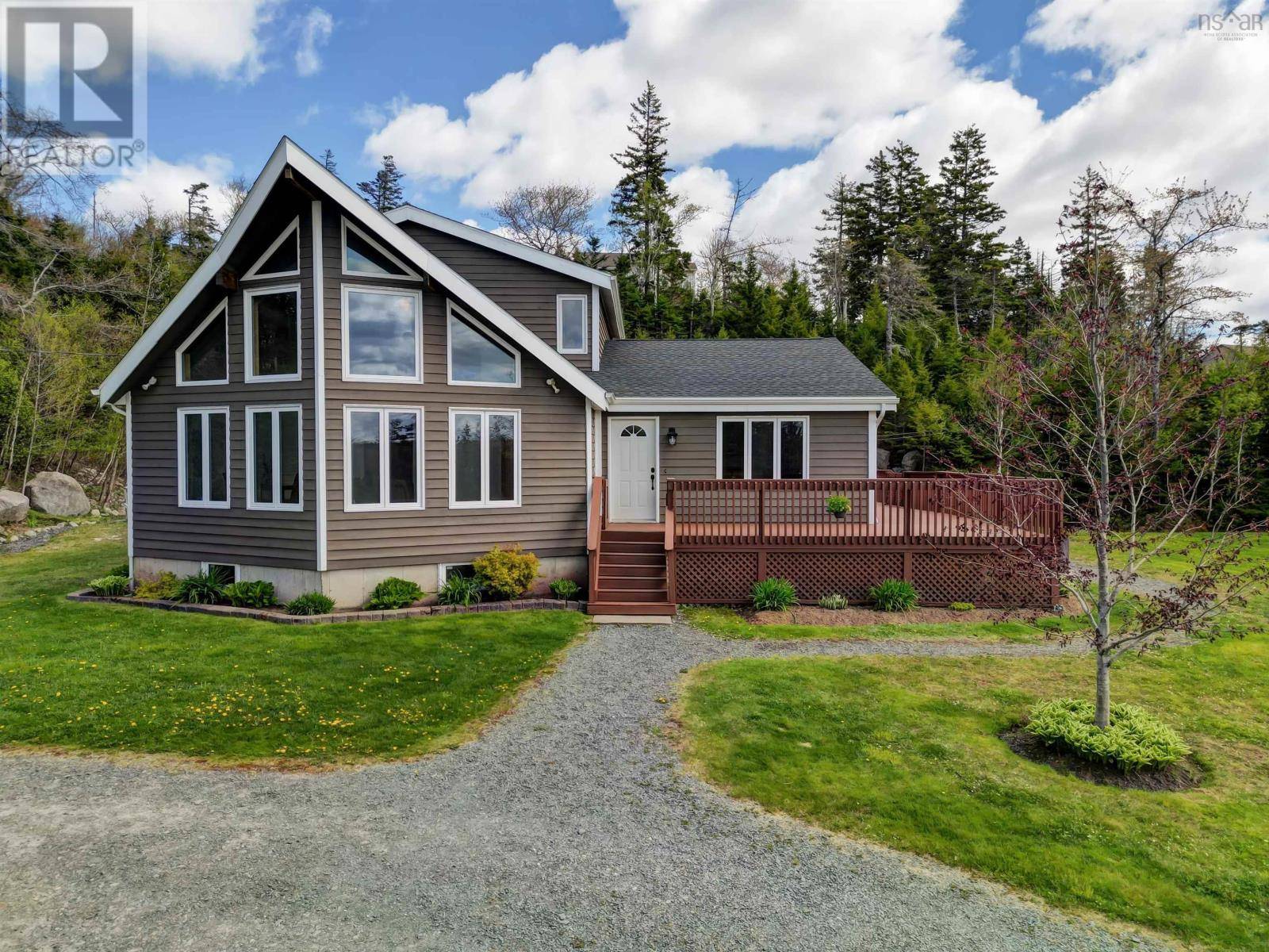 Hatchet Lake, NS B3T1R6,16 Forest Glade Drive