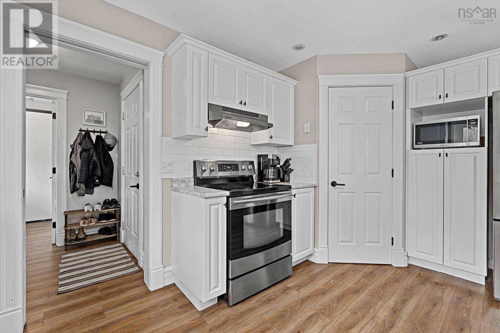 Fall River, NS B2T1S7,163 Piggott Avenue