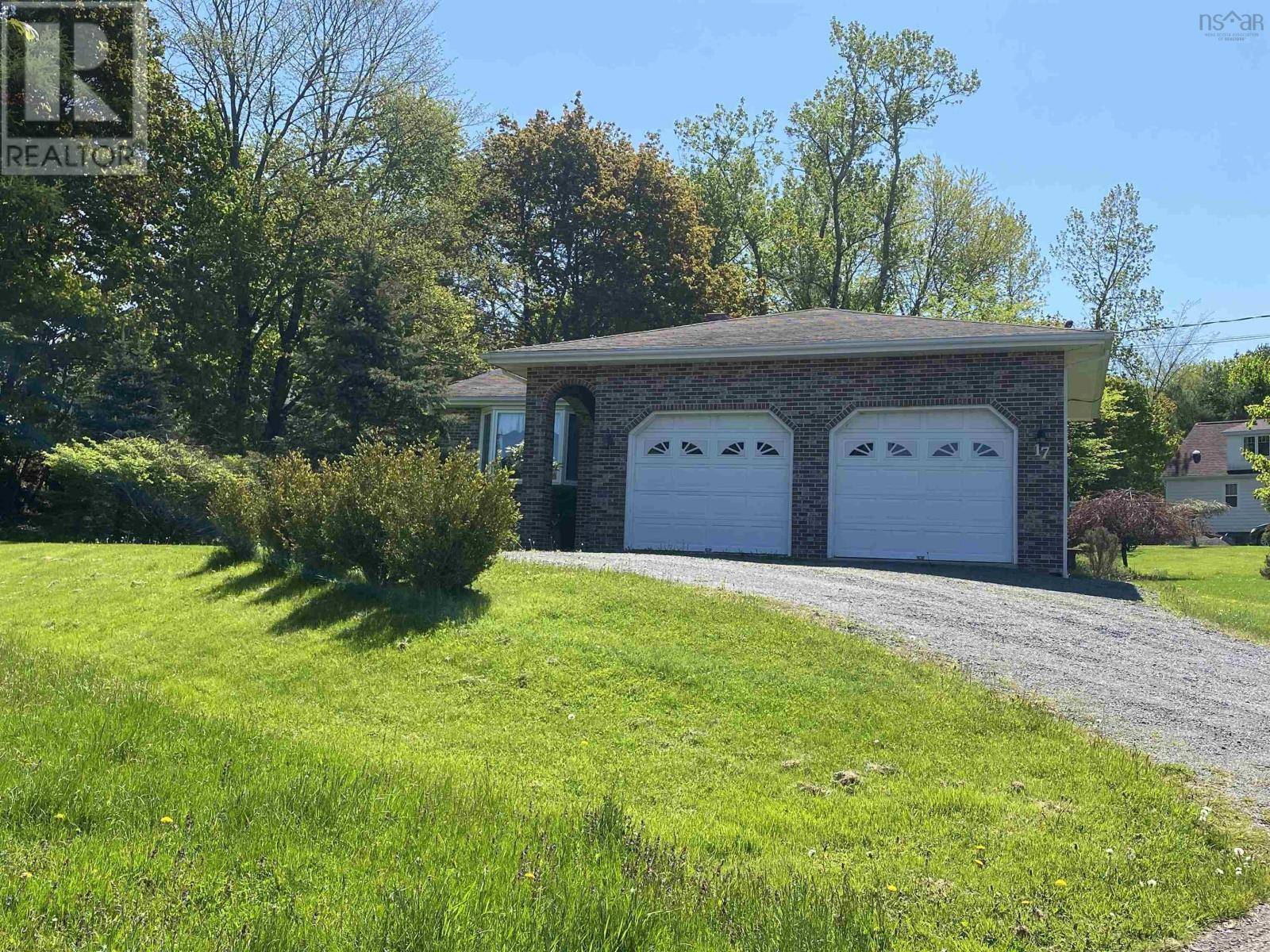 Truro, NS B2N3P9,17 GRAHAM Avenue