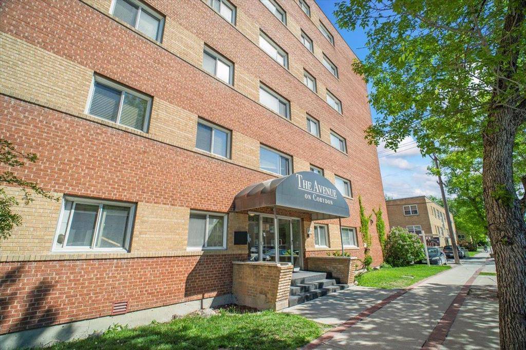 Winnipeg, MB R3L0P4,303 565 Corydon Avenue