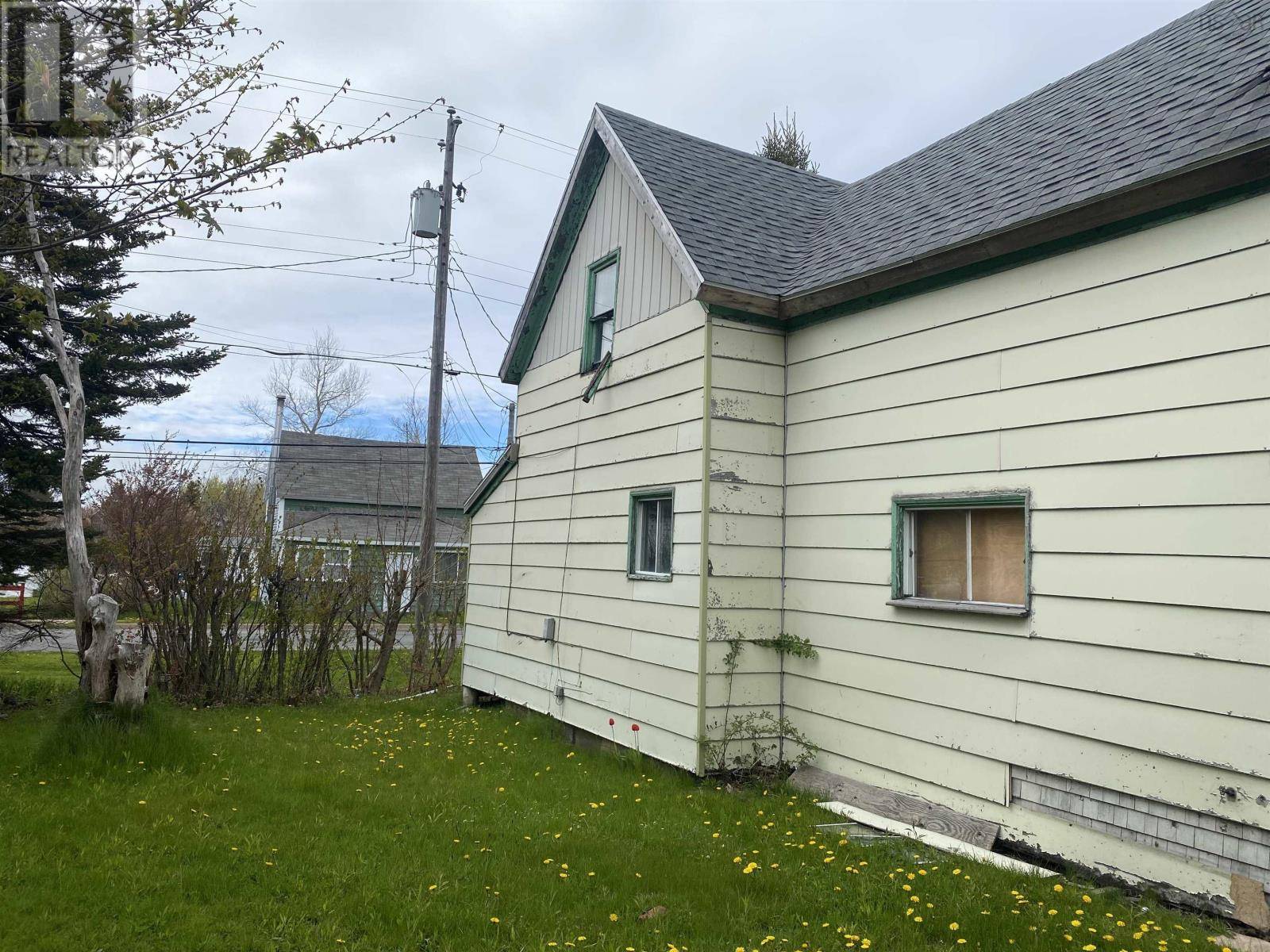 Sydney Mines, NS B1V1W8,230 Atlantic Street