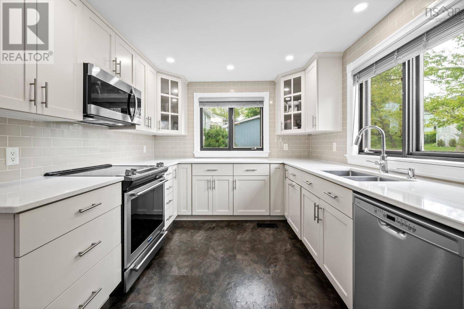 Bridgewater, NS B4V3Y8,28 MacNeil Drive