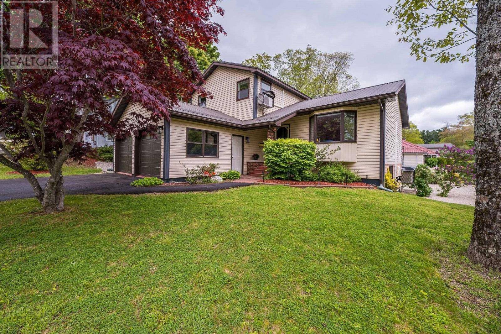 Bridgewater, NS B4V3Y8,28 MacNeil Drive