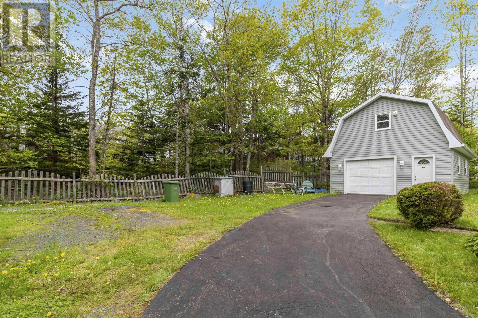Timberlea, NS B3T1J4,64 Fraser Road