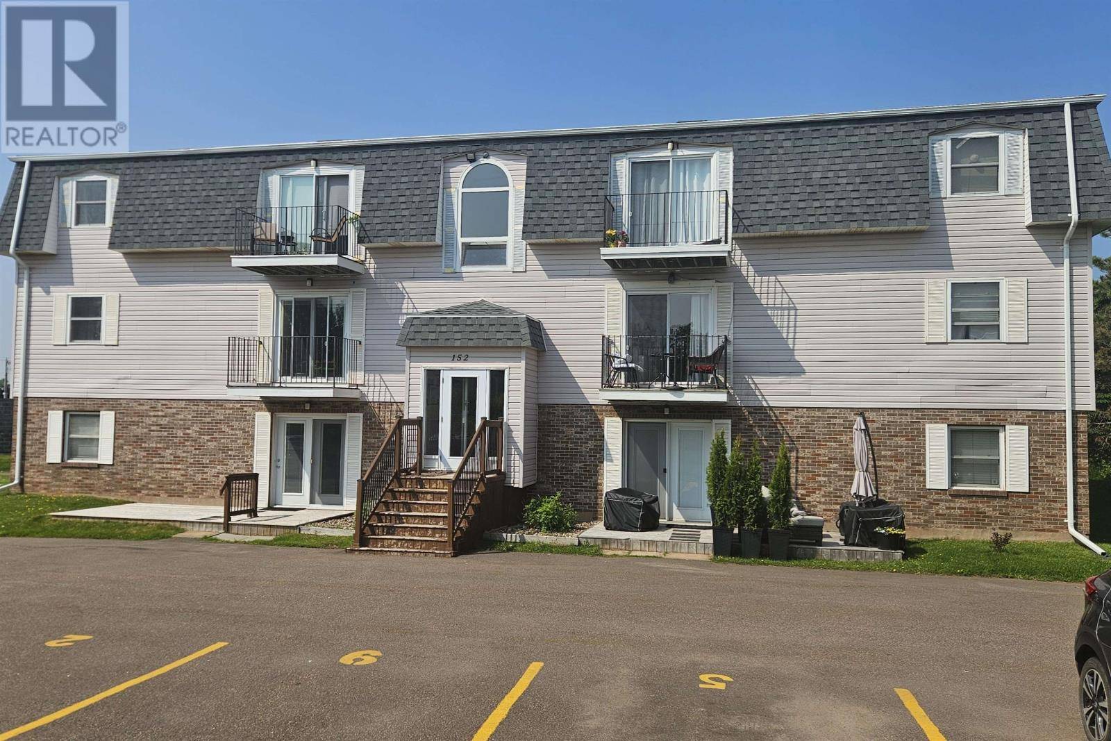 Charlottetown, C1E1Y2,152 Maypoint Road #11