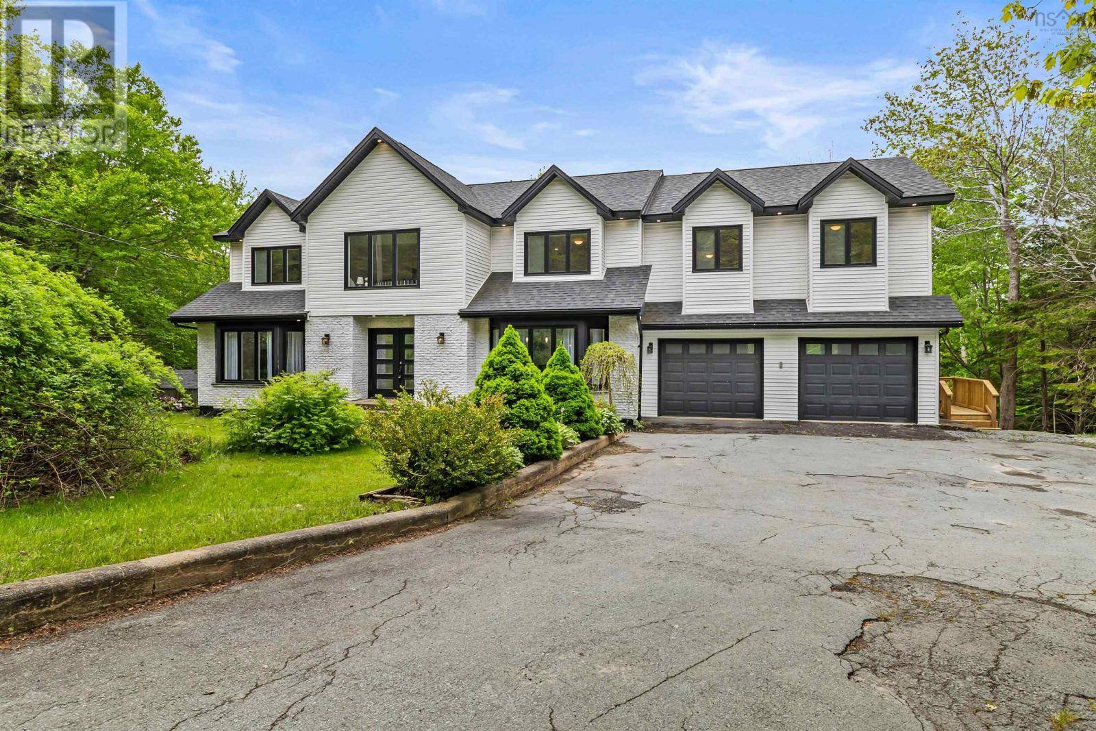 Fall River, NS B2T1H7,15 Beech Hill Drive