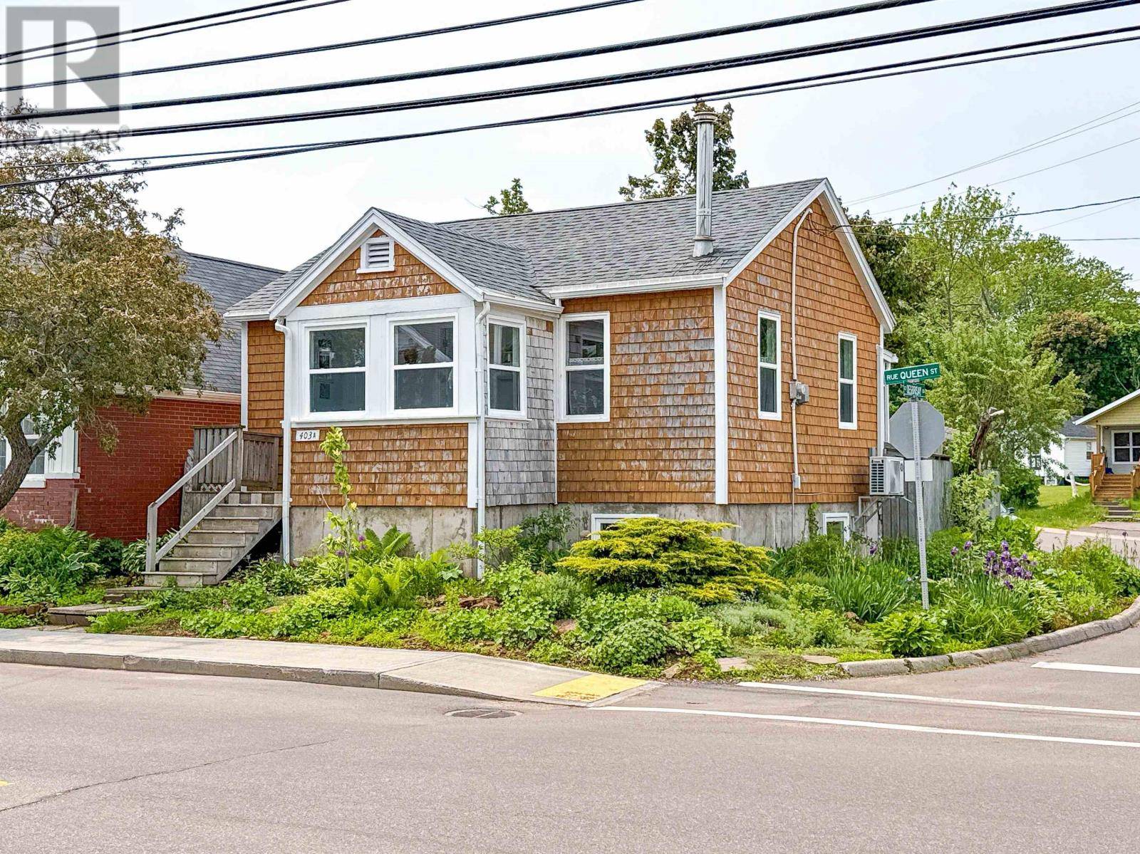 Charlottetown, C1A4E2,403A Queen Street