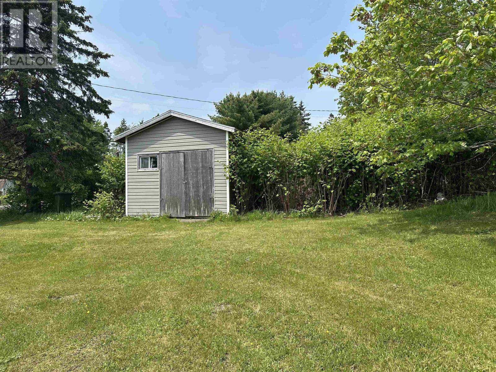 Sheet Harbour, NS B0J3B0,6 Lake Road