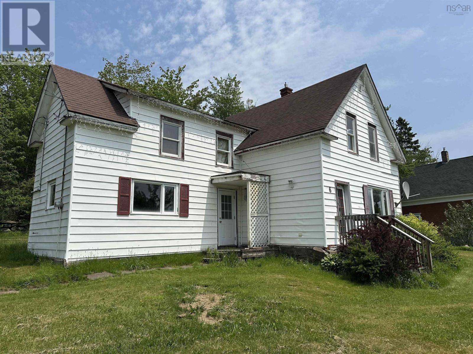 Sheet Harbour, NS B0J3B0,6 Lake Road