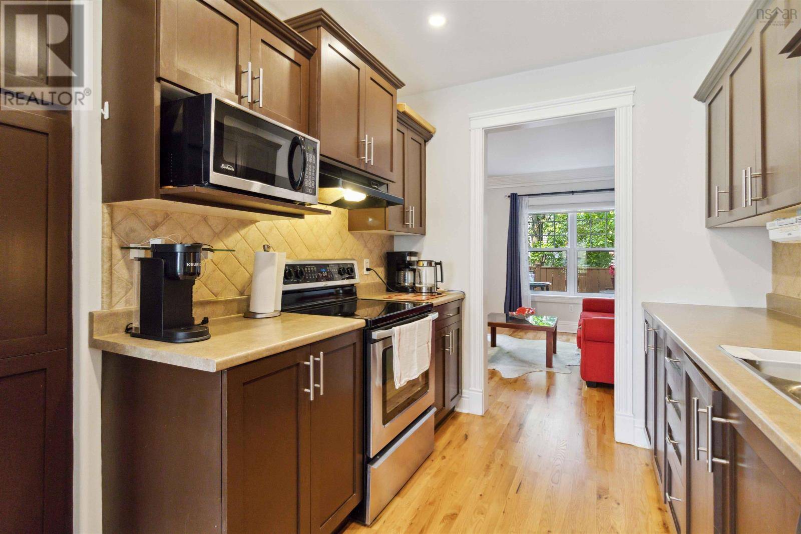 Old Dartmouth, NS B2Y2R4,28 KING Street
