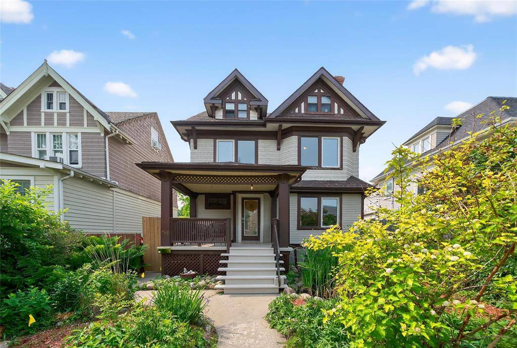 Winnipeg, MB R3G1A4,746 Westminster Avenue