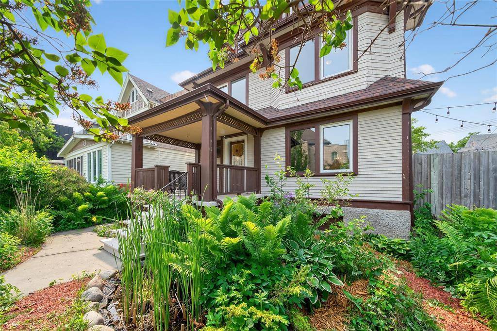 Winnipeg, MB R3G1A4,746 Westminster Avenue