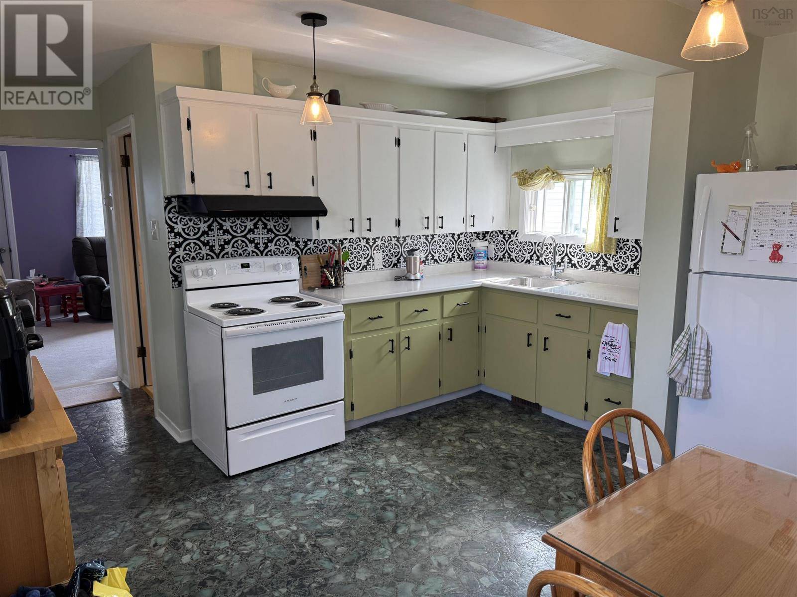 Pictou, NS B0K1H0,70 Chestnut Street