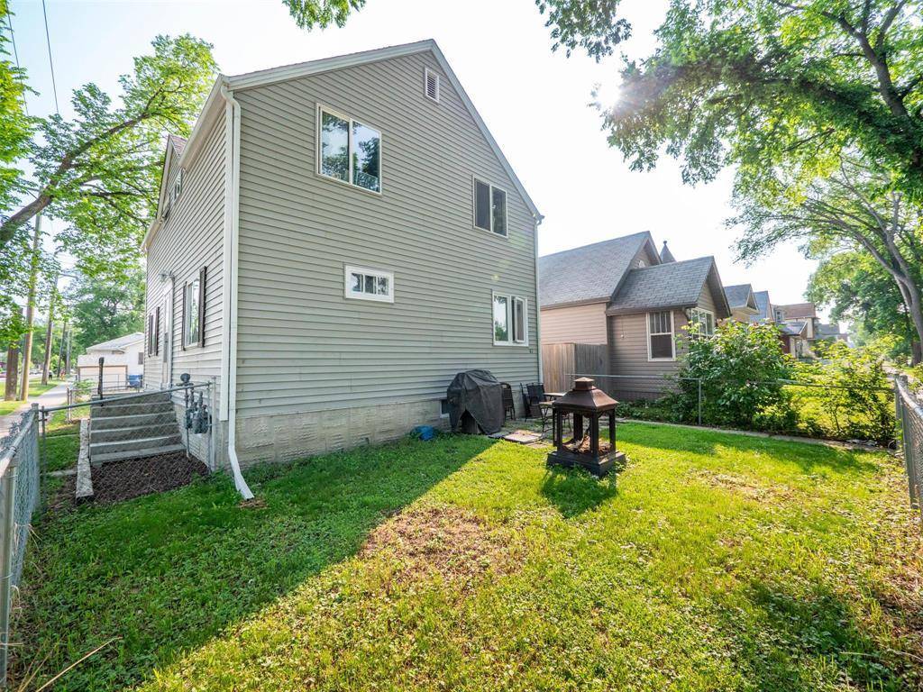 Winnipeg, MB R2L0J5,61 Noble Avenue
