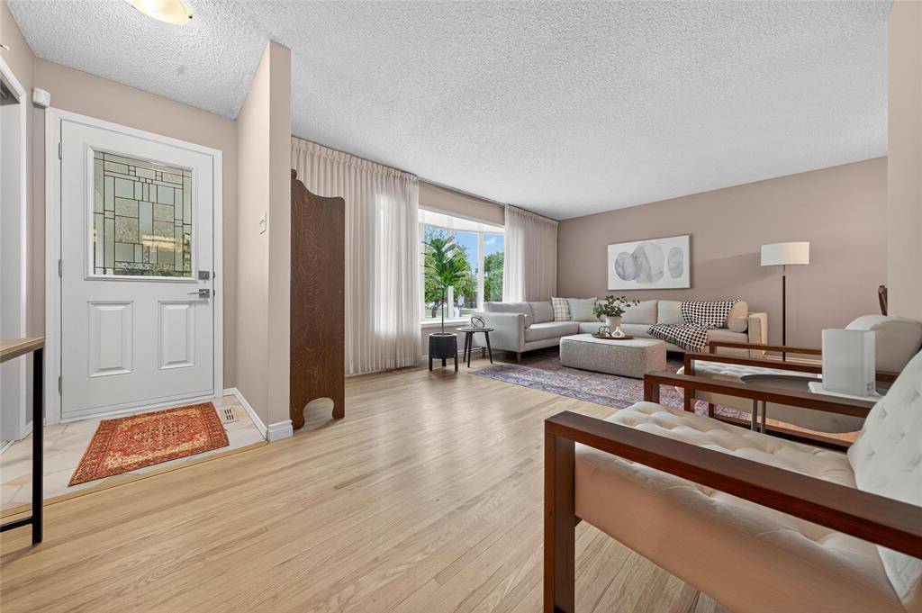 Winnipeg, MB R2Y1X3,203 Risbey Crescent