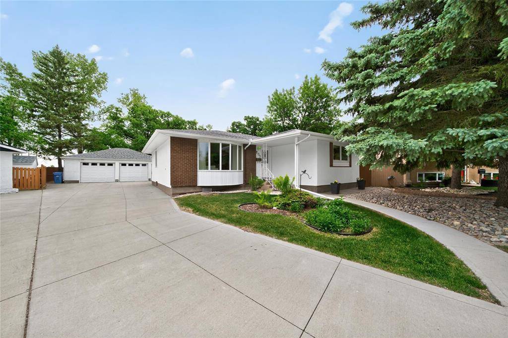Winnipeg, MB R2Y1X3,203 Risbey Crescent