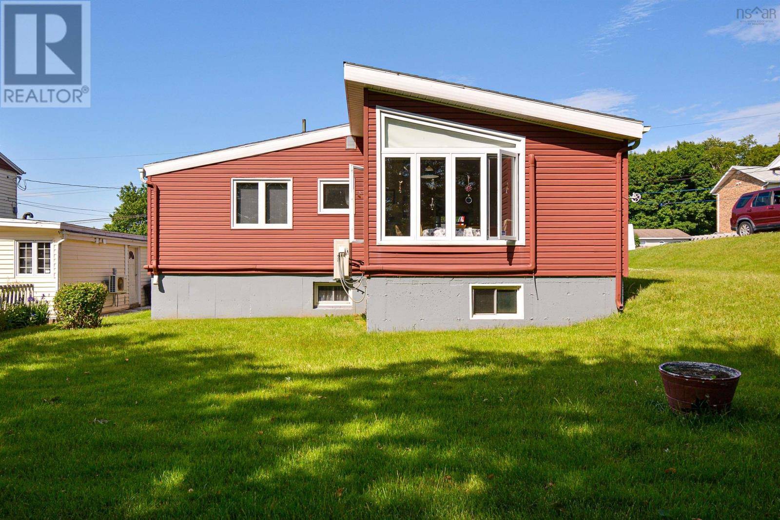 Sydney, NS B1S2A1,102 MOXHAM Drive