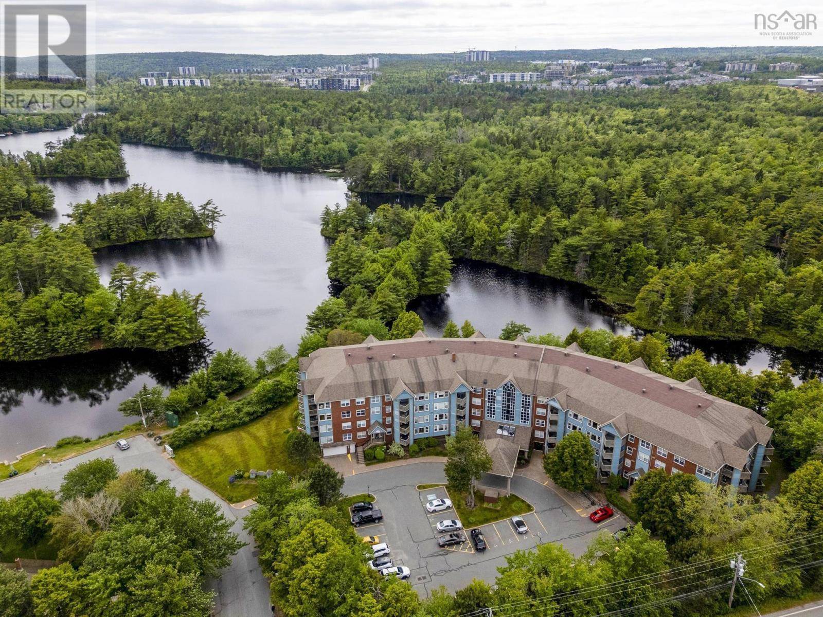 Bedford, NS B4A4H7,2 Lake DR #305